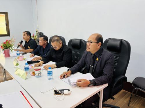 สพอ.วานรนิวาส : ร่วมประชุมประจำเดือนกองทุนหมู่บ้านและชุมชนเมือง