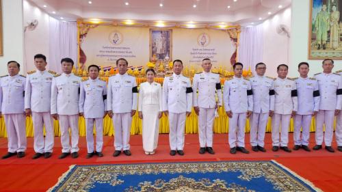 สพอ.วานรนิวาส : ร่วมพิธีทำบุญตักบาตรและวางพานพุ่มถวายเป็นพระราชกุศล เนื่องในวันชาติ และวันพ่อแห่งชาติ ประจำปี 2568